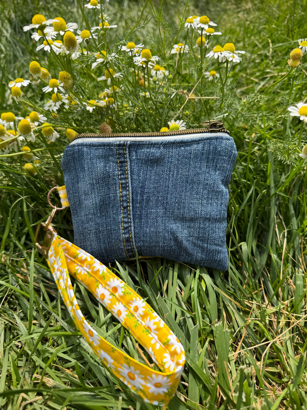 Daisy Days Wristlet Wallet