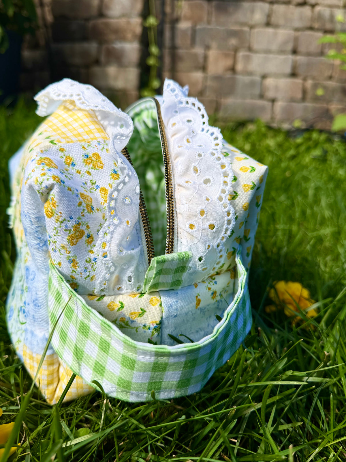 Garden Tea Party | Large Signature